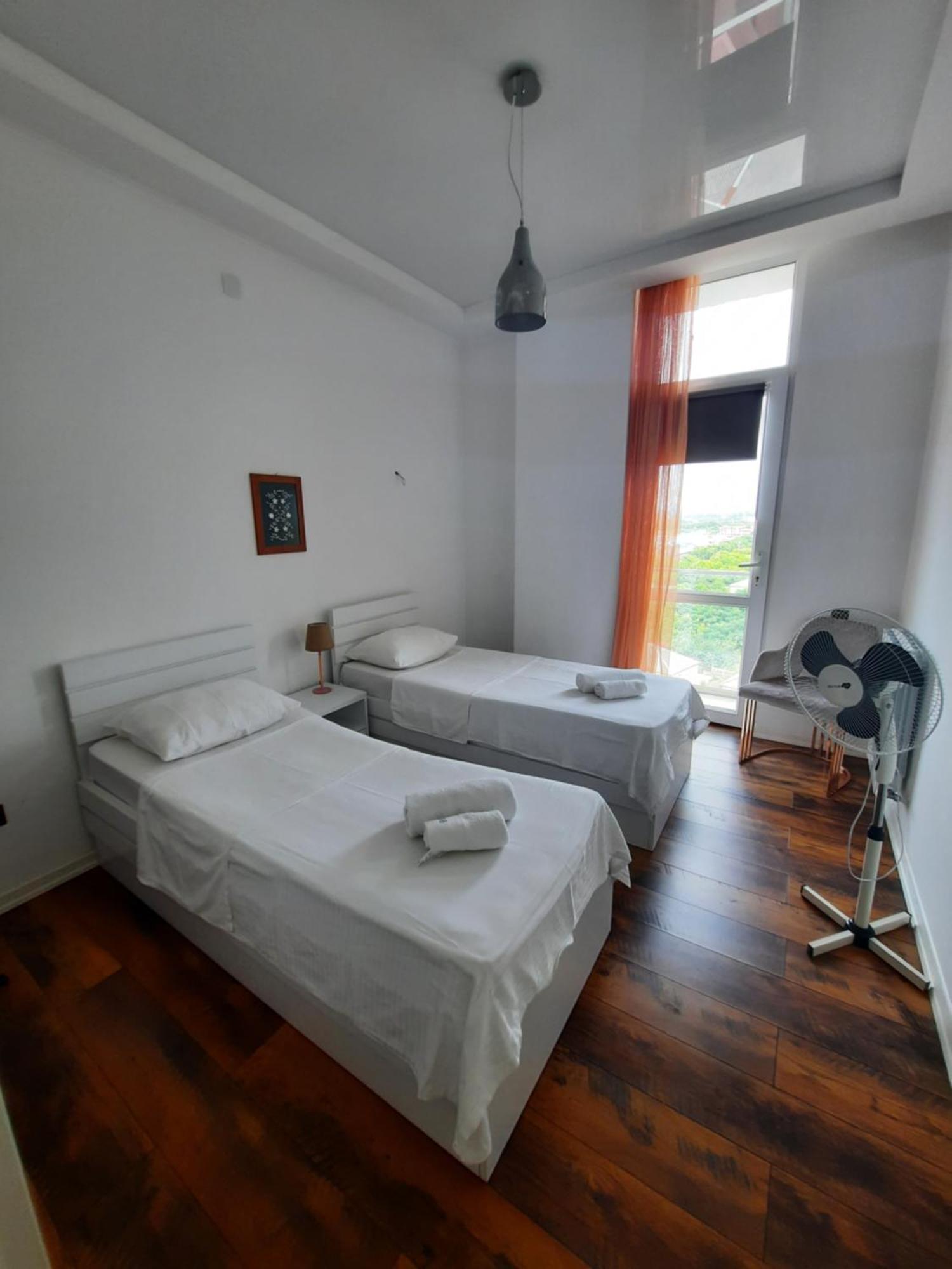 Sofia'S Apartment In Kobuleti Bagian luar foto
